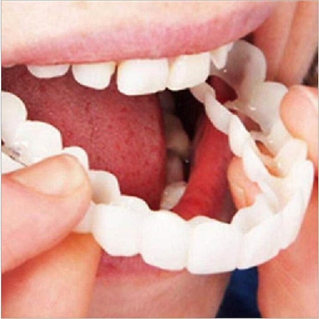 Simulation Braces Silicone Simulation Braces Teeth Smile,Bite-Tooth veneers-Upper and Lower Teeth are Used for whitening Teaching to Cover Imperfect Teeth and Make You Smile Instantly and Confidently